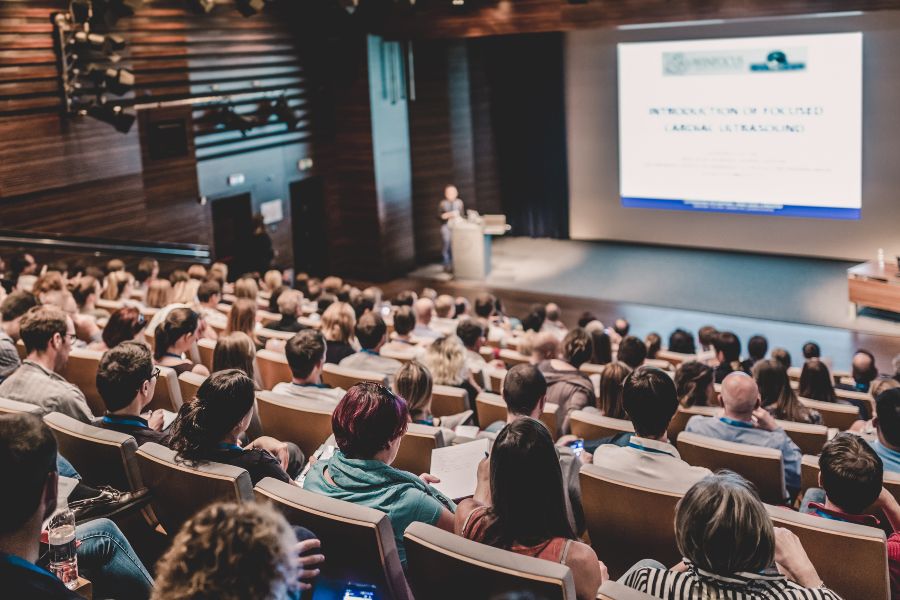 Rentrée universitaire 2022 : Bourse, logement, inscription, on fait le point sur ce qui change.