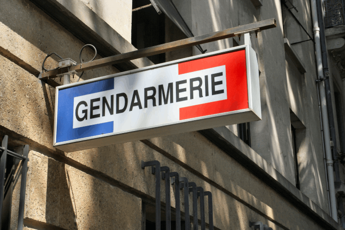 Police et gendarmerie : 95% de la population habite à moins de 14 minutes d’un commissariat