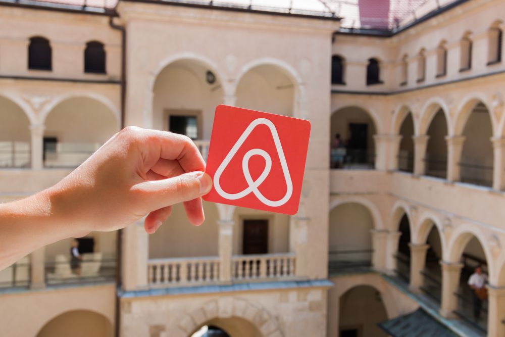 Fiscalité des propriétaires Airbnb : voici ce qui va changer pour les impôts